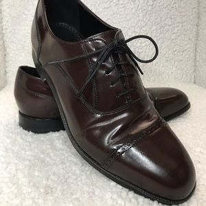 Florsheim “Lexington” burgundy cap toe oxford